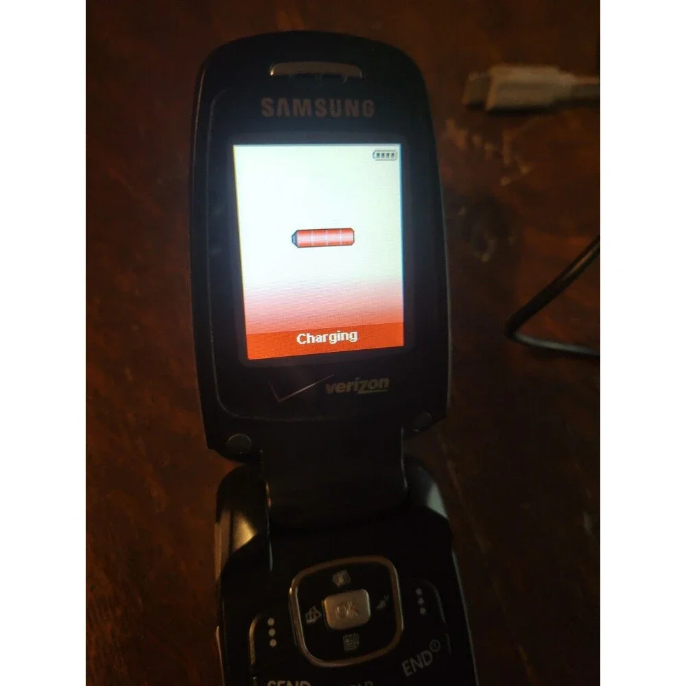 Samsung SCH-A870 Silver and Black Rare Cellular Phone with Charger Verizon